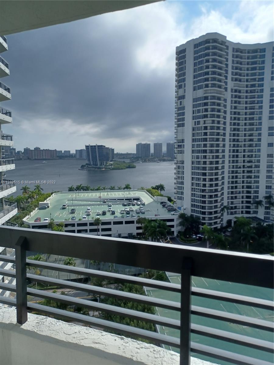 Listing Photo 0