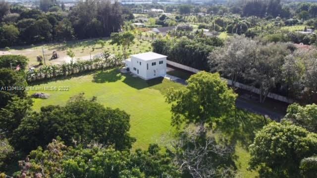 Listing Photo 9