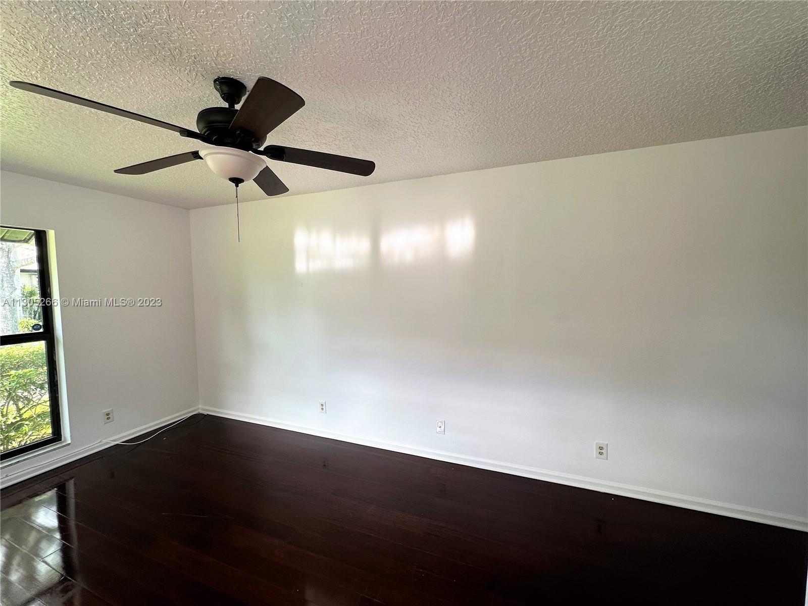 Master bedroom without furniture