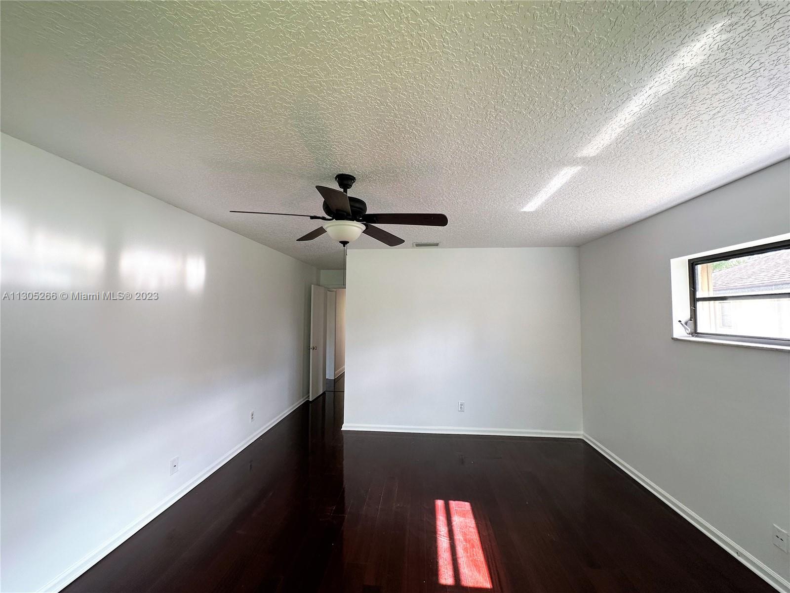 Master bedroom without furniture
