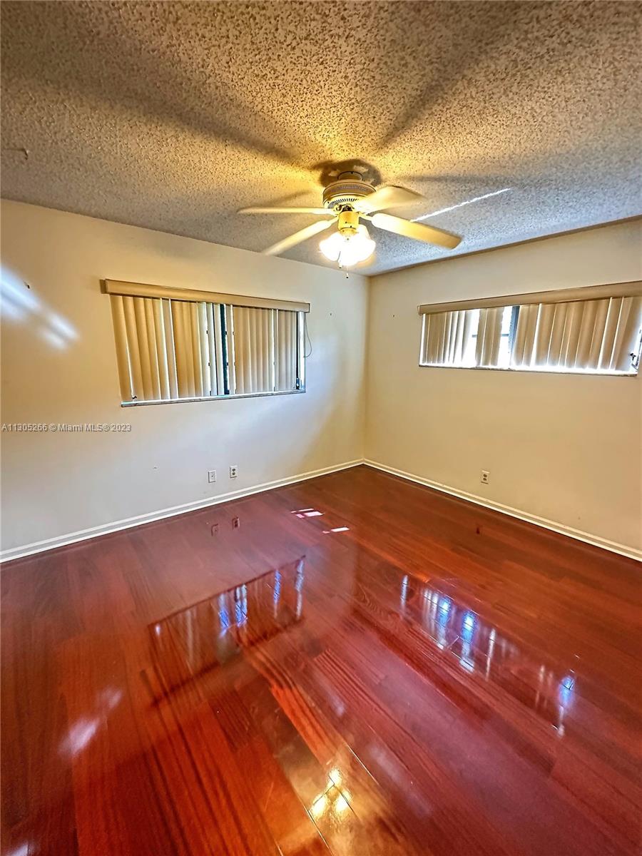 Beaitufl wood floors