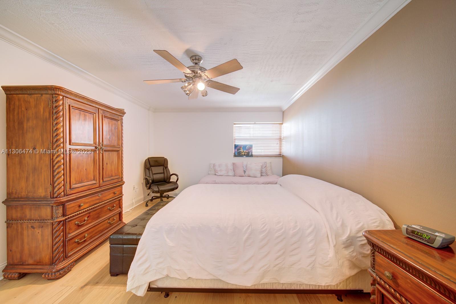 Listing Photo 8