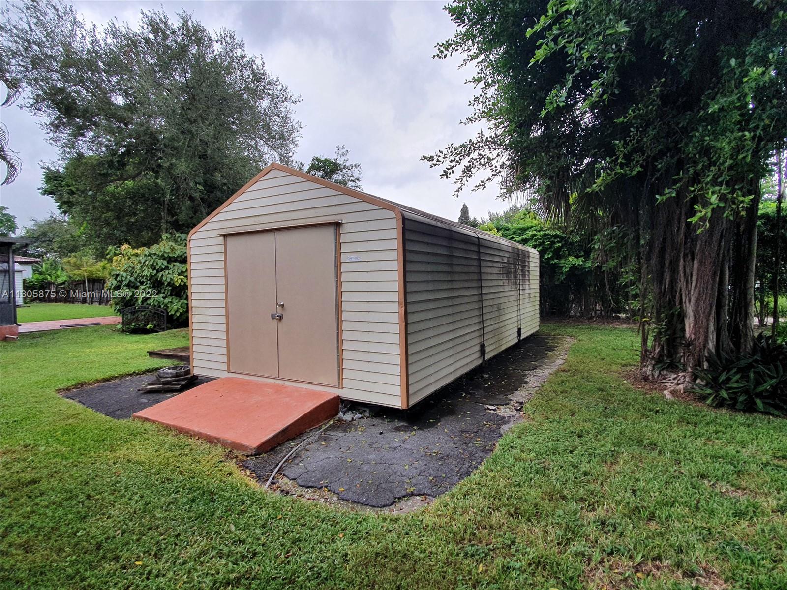 Listing Photo 12