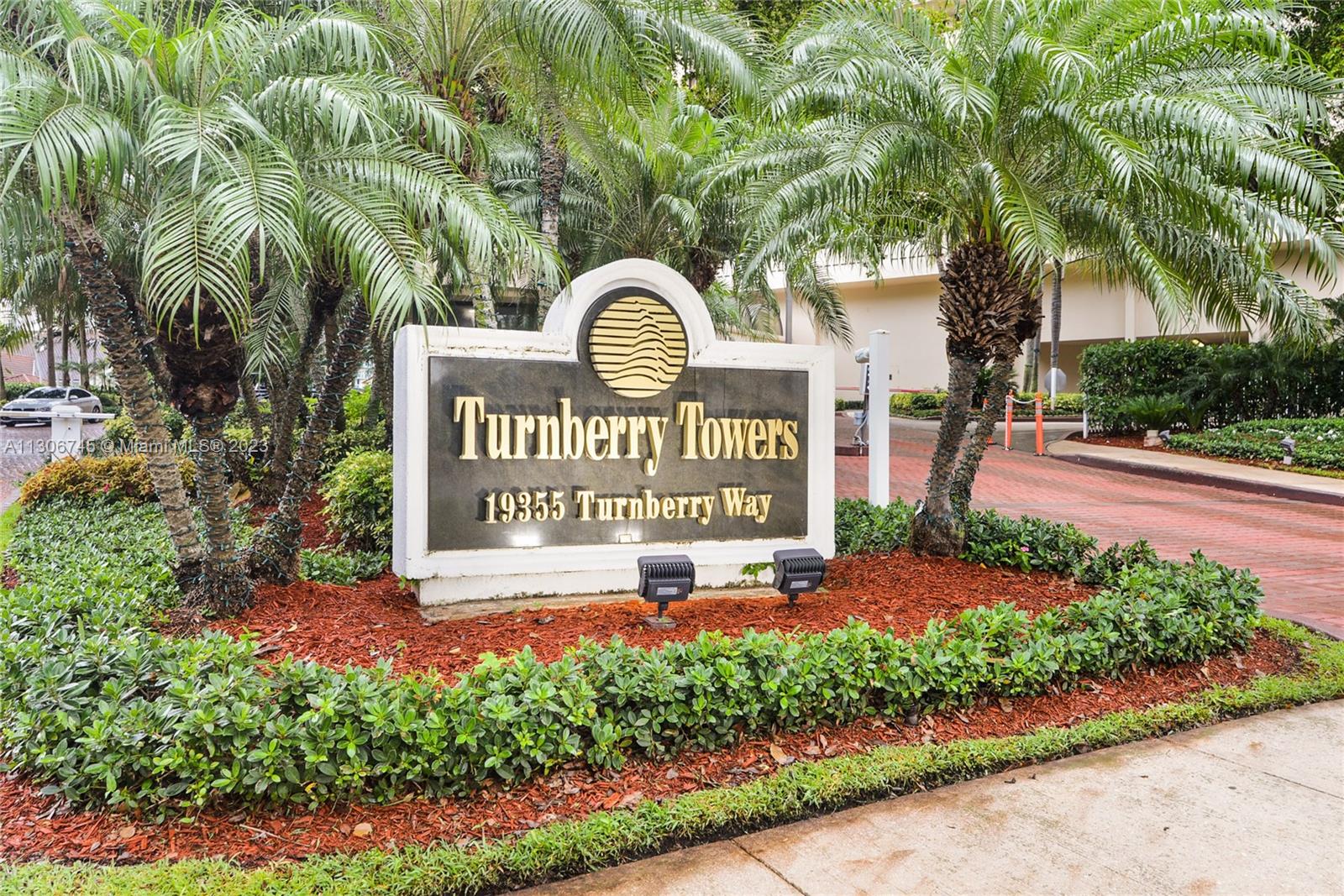 Turnberry Towers Lobby