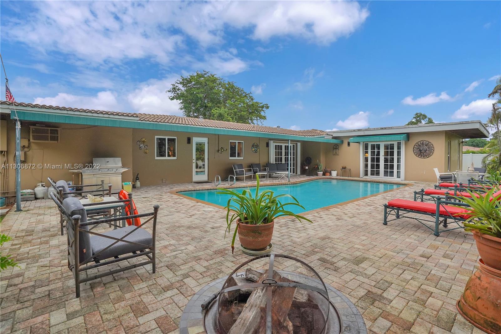 2225 NW 4th Ave, Wilton Manors, FL 33311