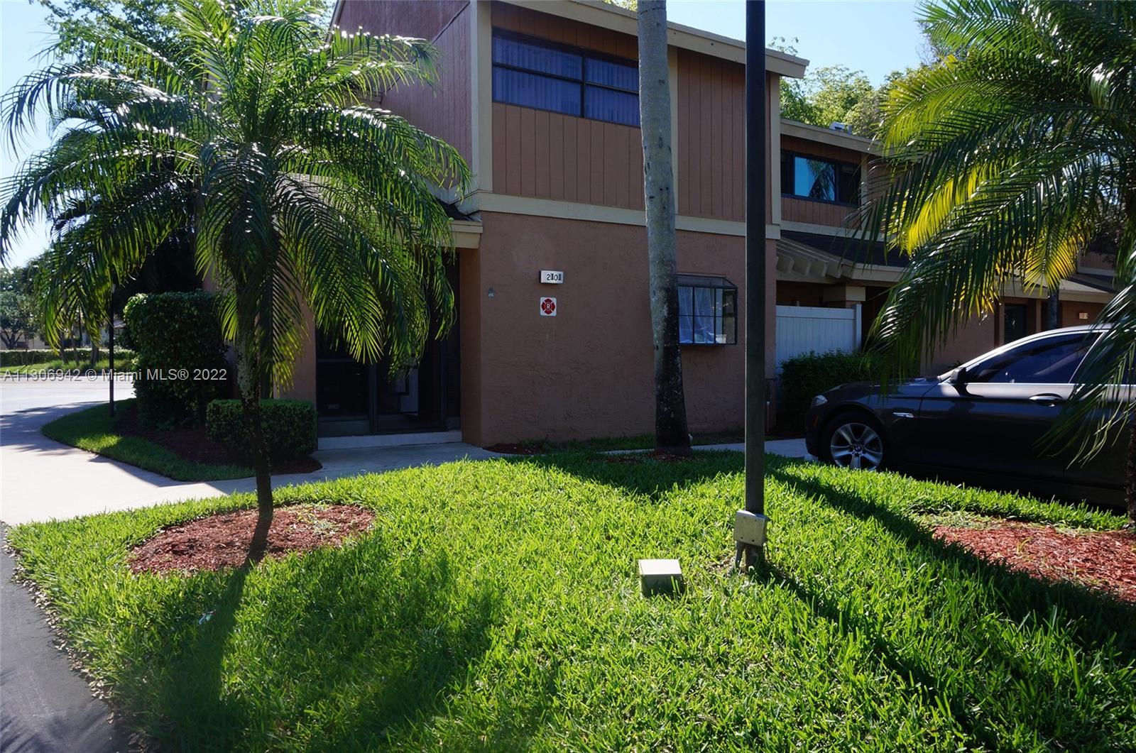 2101 NW 45th Ave, Coconut Creek, FL 33066