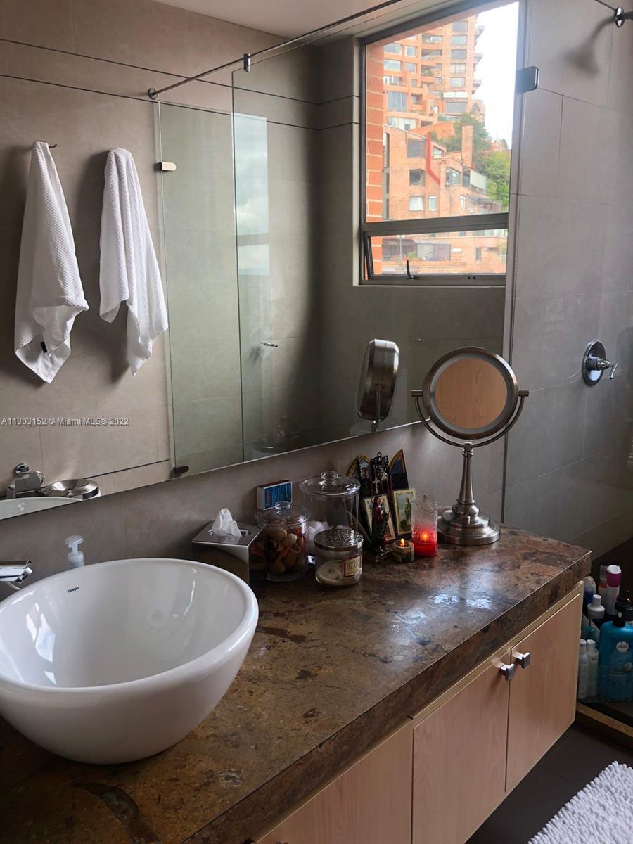 Main bathroom