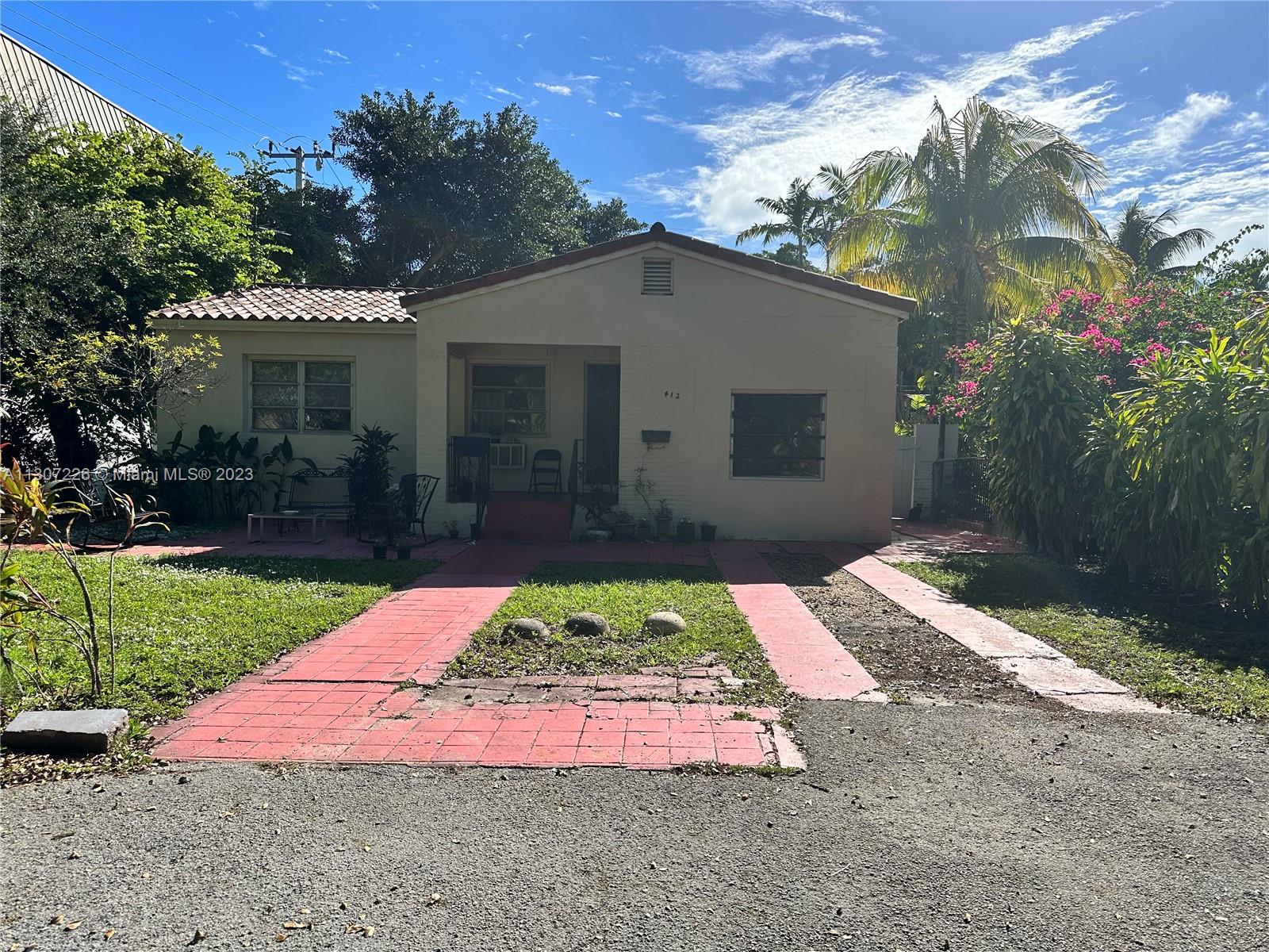 Photo 2 of 412 Cadagua Ave in Coral Gables - MLS A11307226