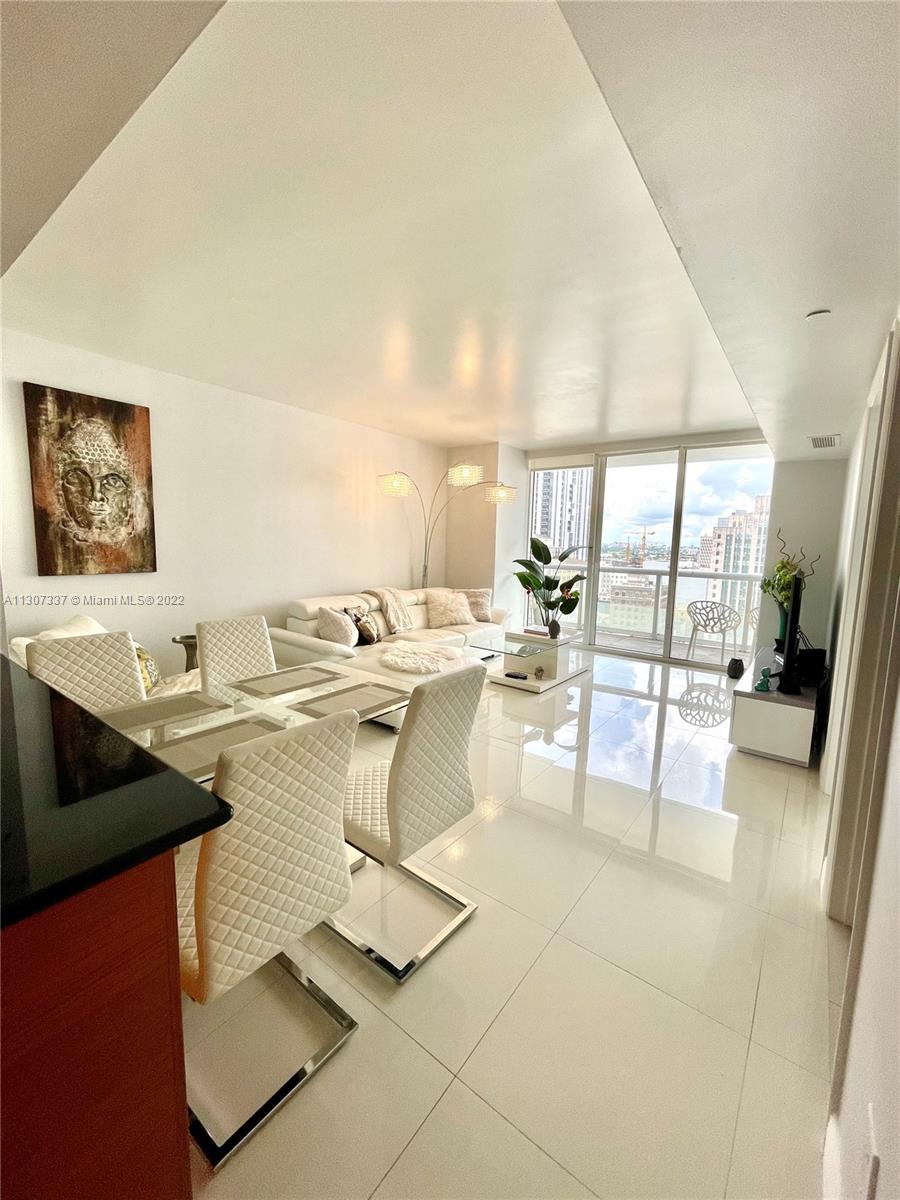 Tenant Occupied until  Jan 5, 2023: SPECTACULAR unit in Downtown Miami, nice view of the city sunset. 1 Bedroom + Den, 1 full Bath, 1 parking space, Fully Furnished and renovated, full size washer and dryer. 5 DAYS HOA APPROVAL! Walking distance to the Whole Foods, Silverspot Cinema, American Airlines Arena, Performing Arts Center, Museums, Shopping , Bayside Mall, Brickell City Centre and more. FREE transportation to Brickell and Midtown. Basic cable and internet included. 24/7 hours concierge, GYM, SPA, SAUNA, STEAM ROOM and valet parking. No Dogs, unfortunately!