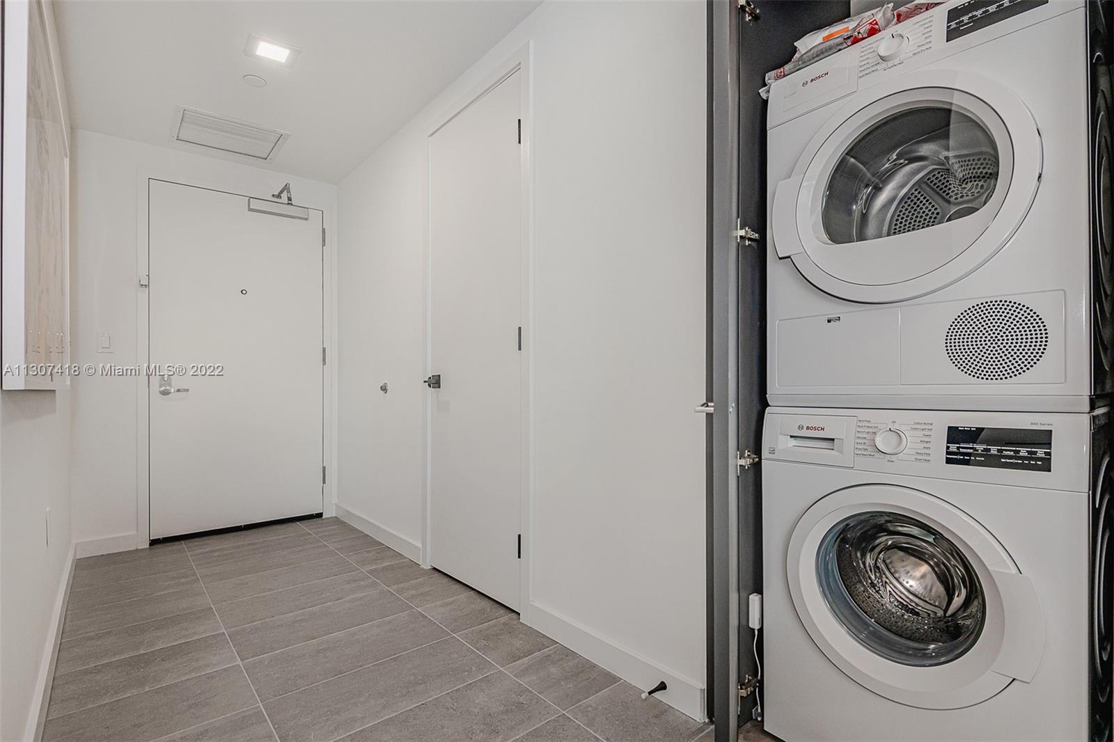 washer /dryer in the unit.