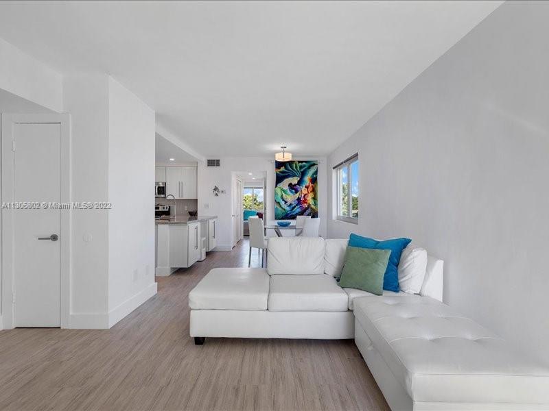 Listing Photo 8