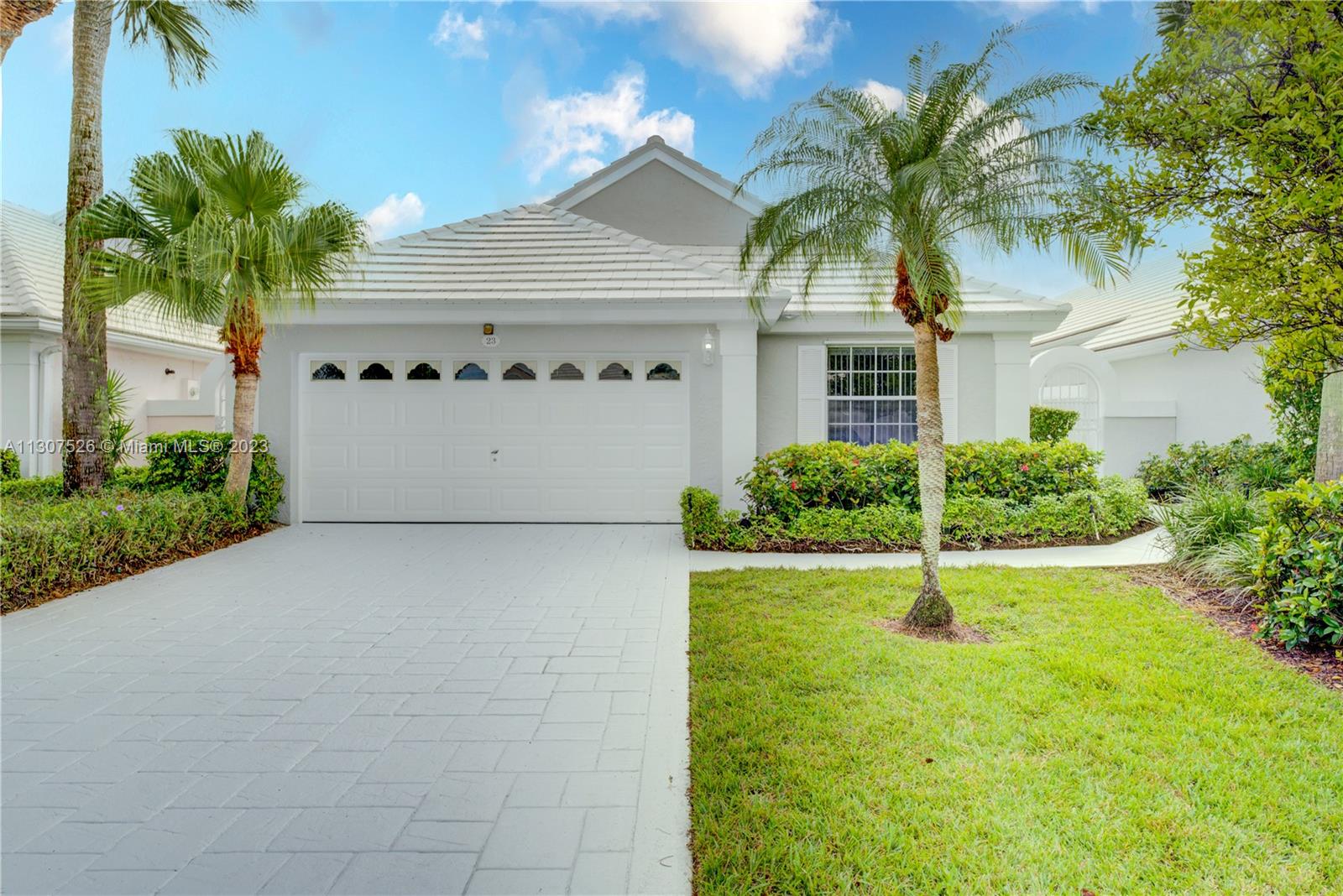 23 Selby Ln, Palm Beach Gardens, FL 33418