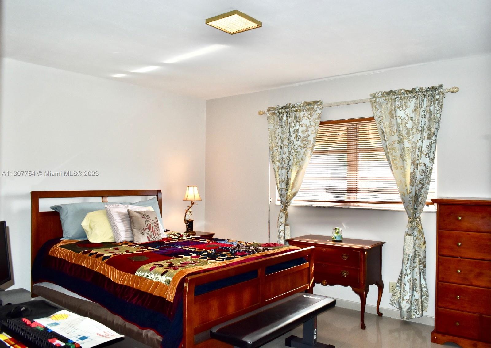 Listing Photo 14