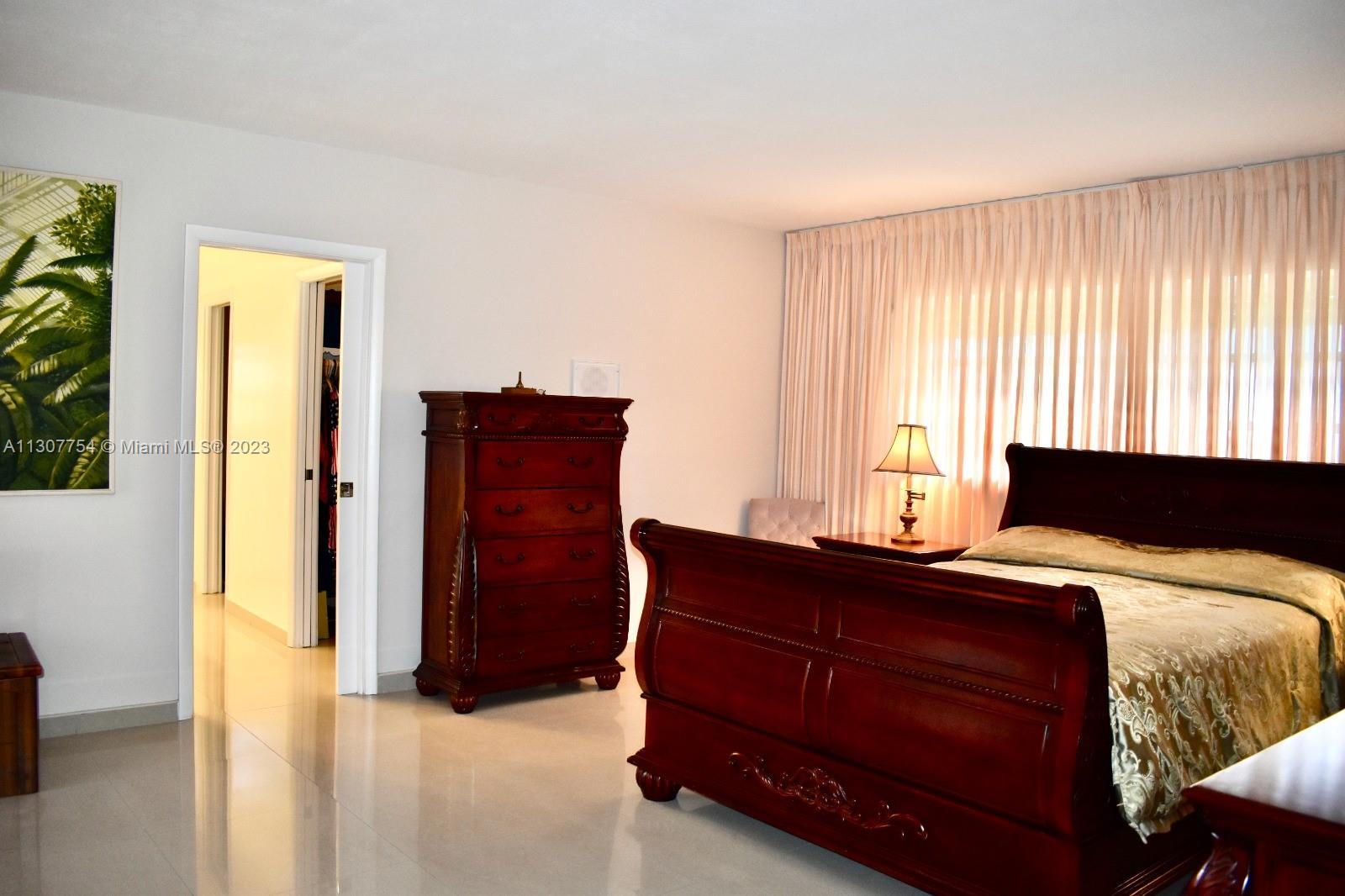 Listing Photo 8