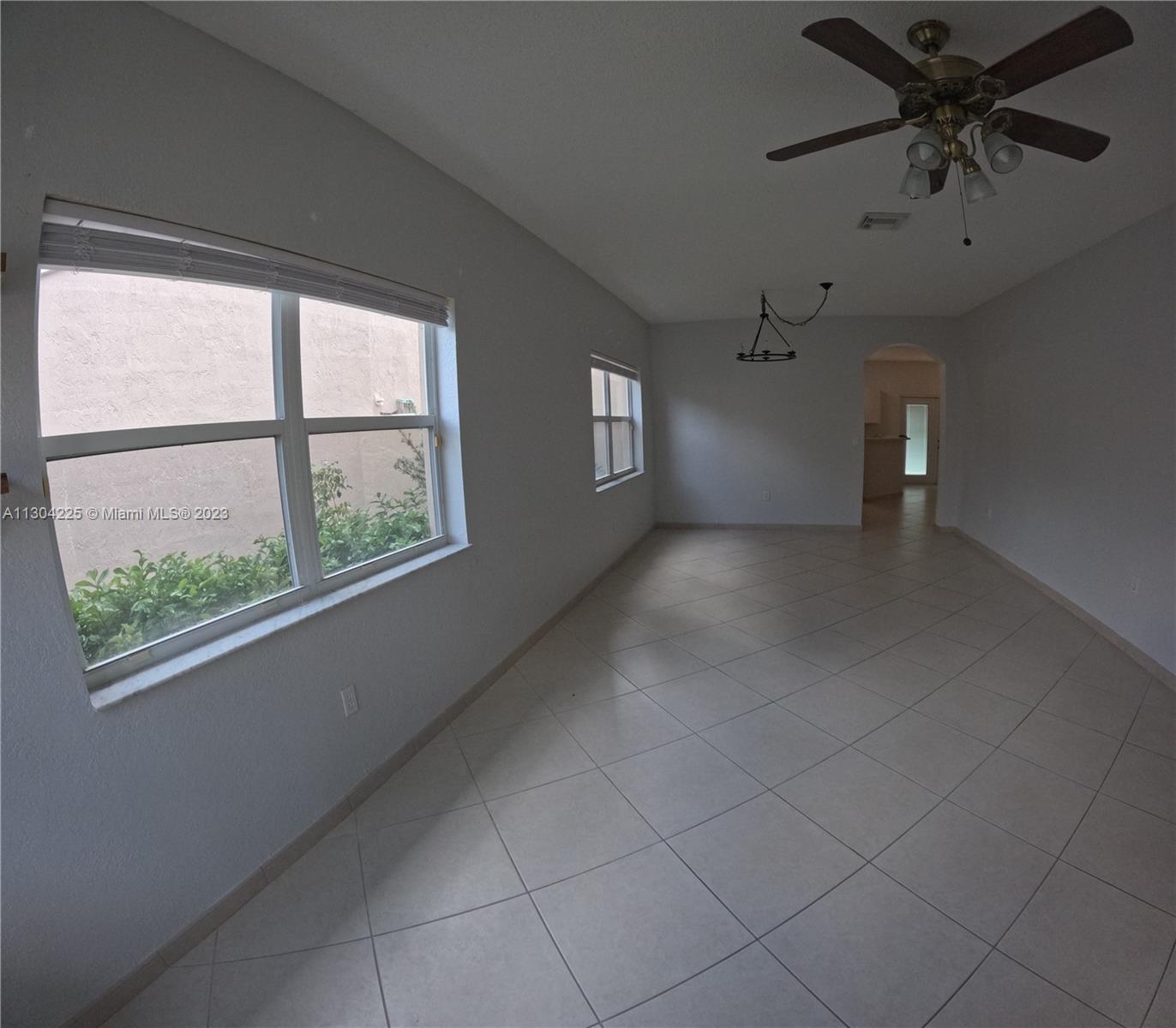 Listing Photo 14