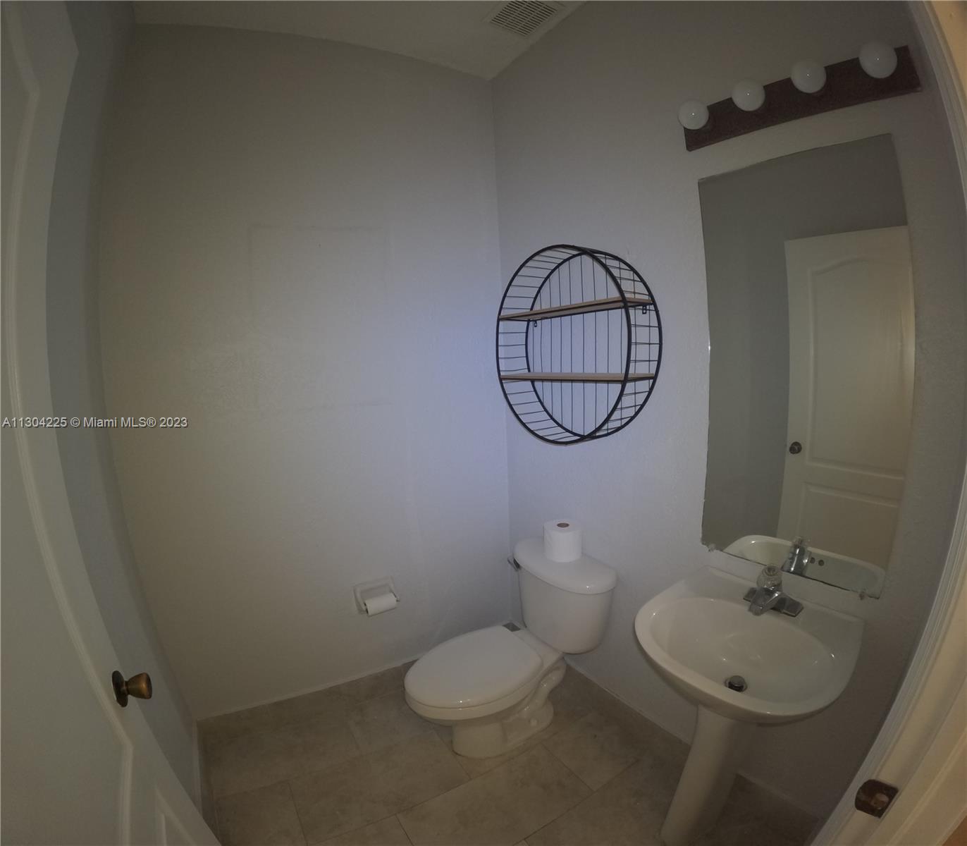 Listing Photo 16