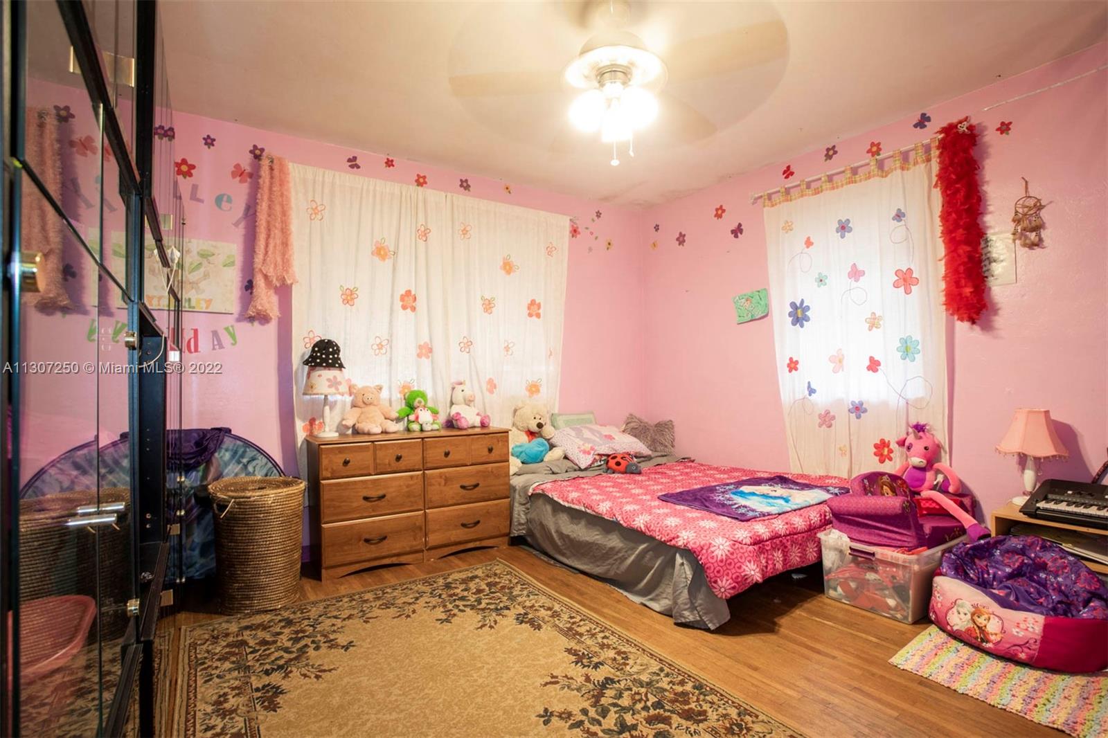 Listing Photo 12