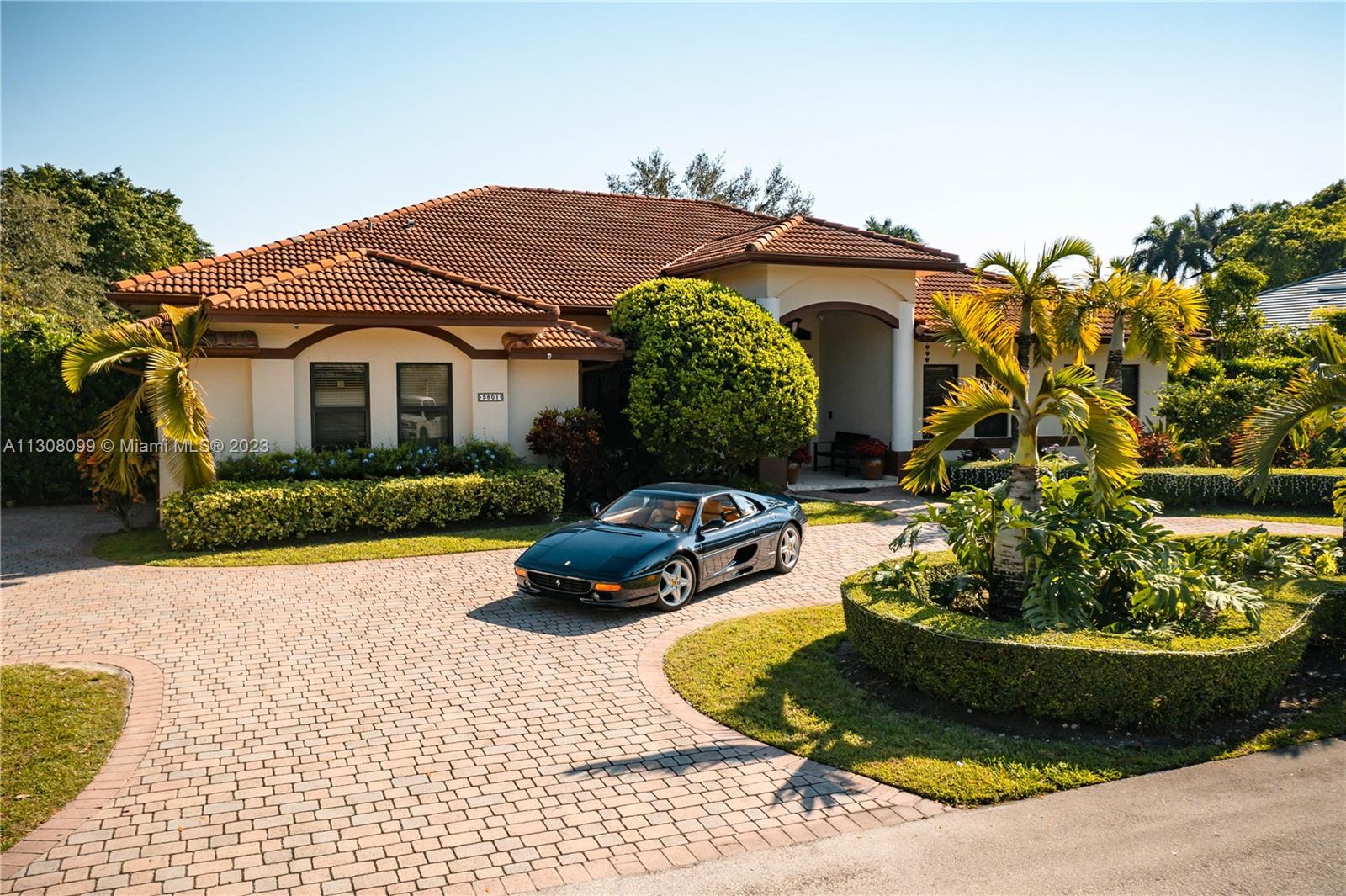 9801 SW 73rd Ave, Pinecrest, FL 33156
