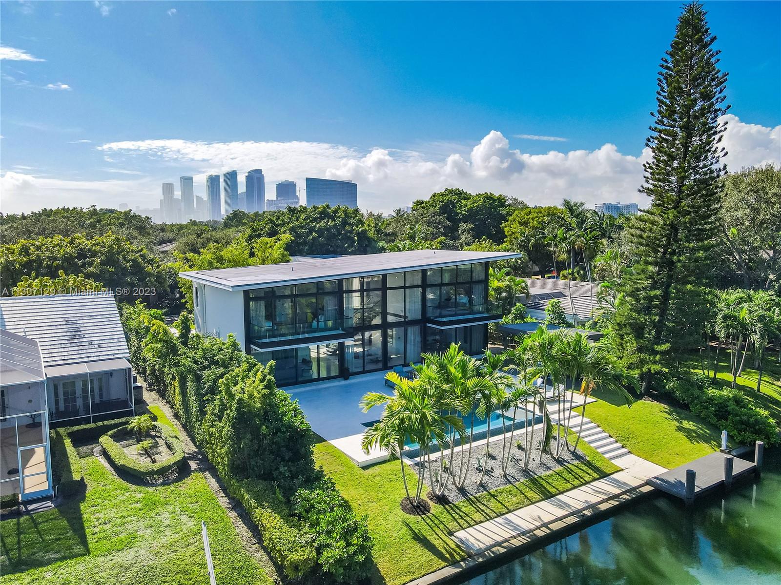721 Buttonwood Ln, Miami, FL 33137