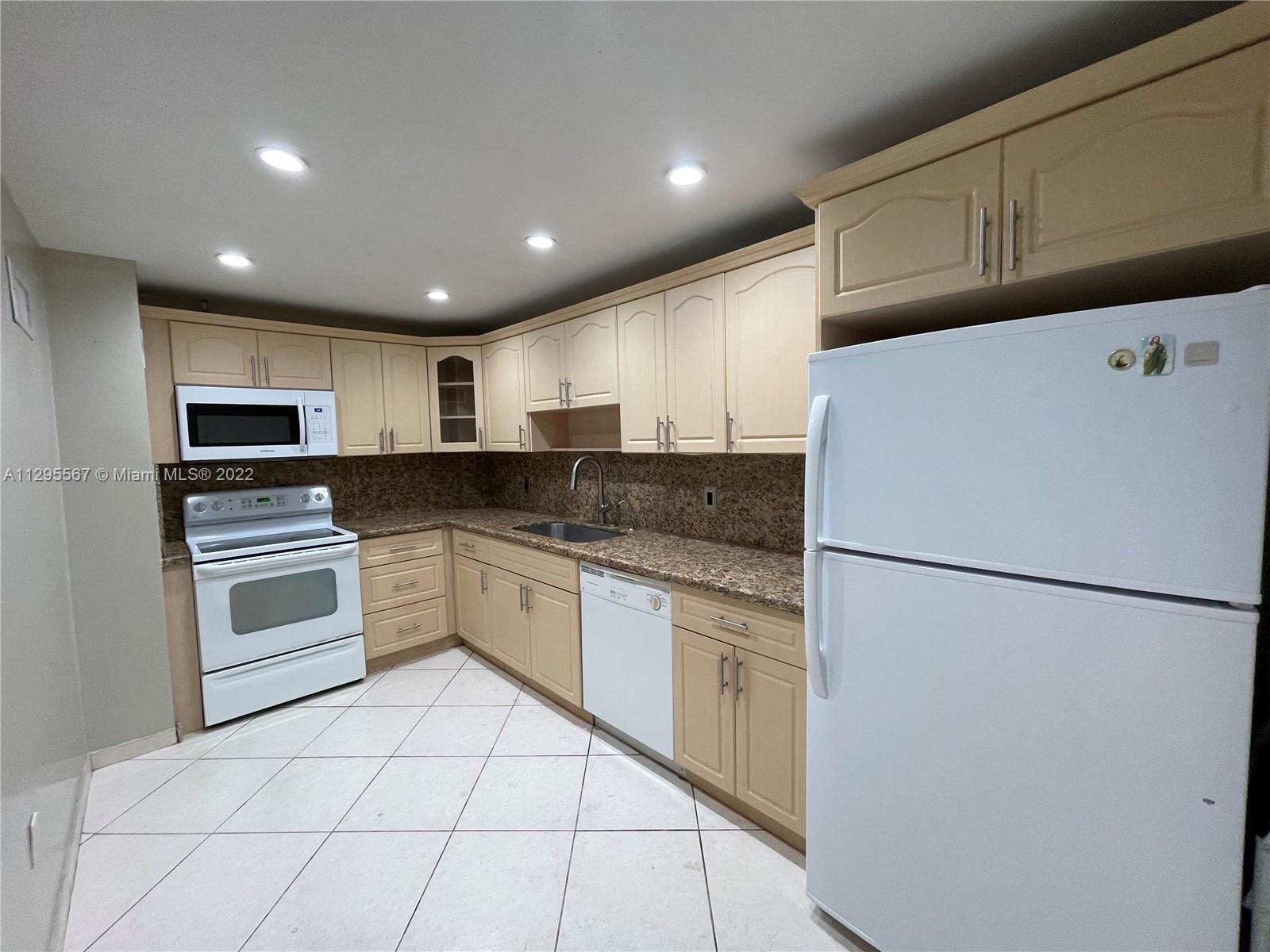 9270 W Bay Harbor Dr 5D, Bay Harbor Islands, FL 33154