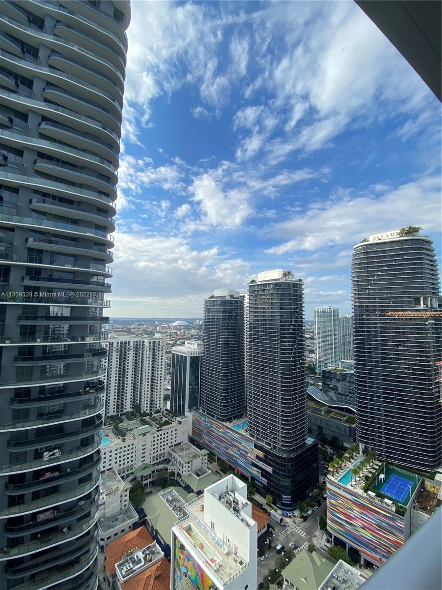 Beautiful modern studio in the heart of Brickell with spectacular views from the 44th floor! Full size washer and dryer inside. Includes internet, cable TV, water, and valet parking. Tenant is responsible for electric utilities. 1010 Brickell offers many luxury amenities, such as indoor heated pool, rooftop pool on 50th floor, spa with hot tubs, sauna & steam rooms, basketball court, racquetball court, running track, fitness center, game room with bowling alley, virtual golf simulator, party room with kitchen, outdoor movie theatre, open terrace with barbecue, and much more! Available Dec 15th