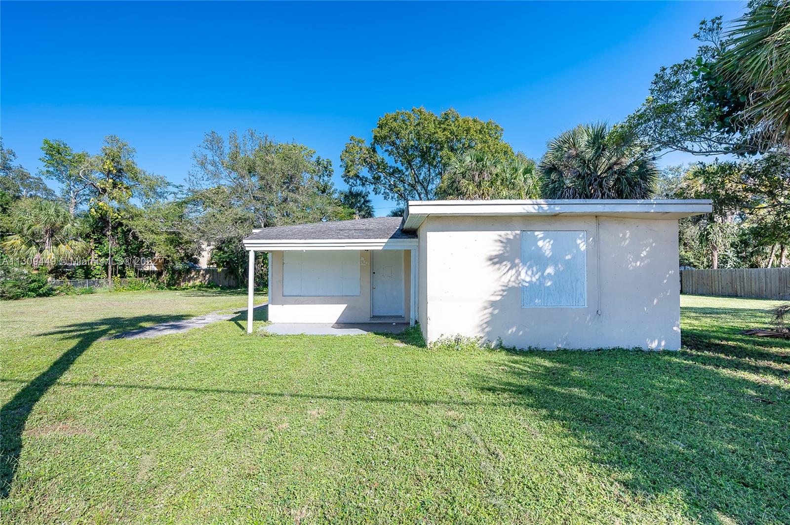 841 SW 12th St  For Sale A11309449, FL
