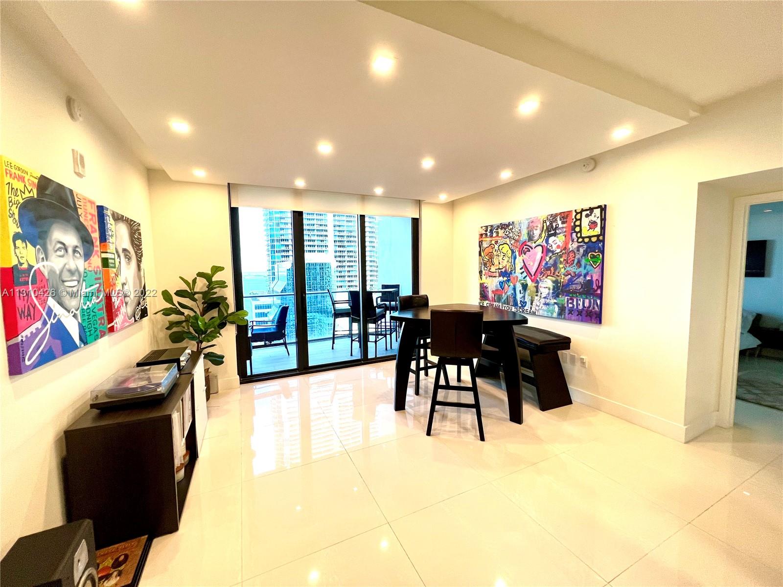 Stunning 2 bedrooms + spacious DEN + family room / 3 full bathrooms in the prestigious 1010 Brickell. Upgraded unit with private elevator, built in closets and shades, dropdown ceilings in living room, modern bathrooms and kitchen with top-of-the-line appliances and cabinetry. Expansive balcony with direct access from living room and both bedrooms, with gorgeous bay and city views.
1010 Brickell building offers resort style amenities: indoor heated pool, running track, squash and indoor basketball court, arcade and bowling room, rooftop pool with sundeck, BBQ area and bar, spa, fitness room, theater and community room.
