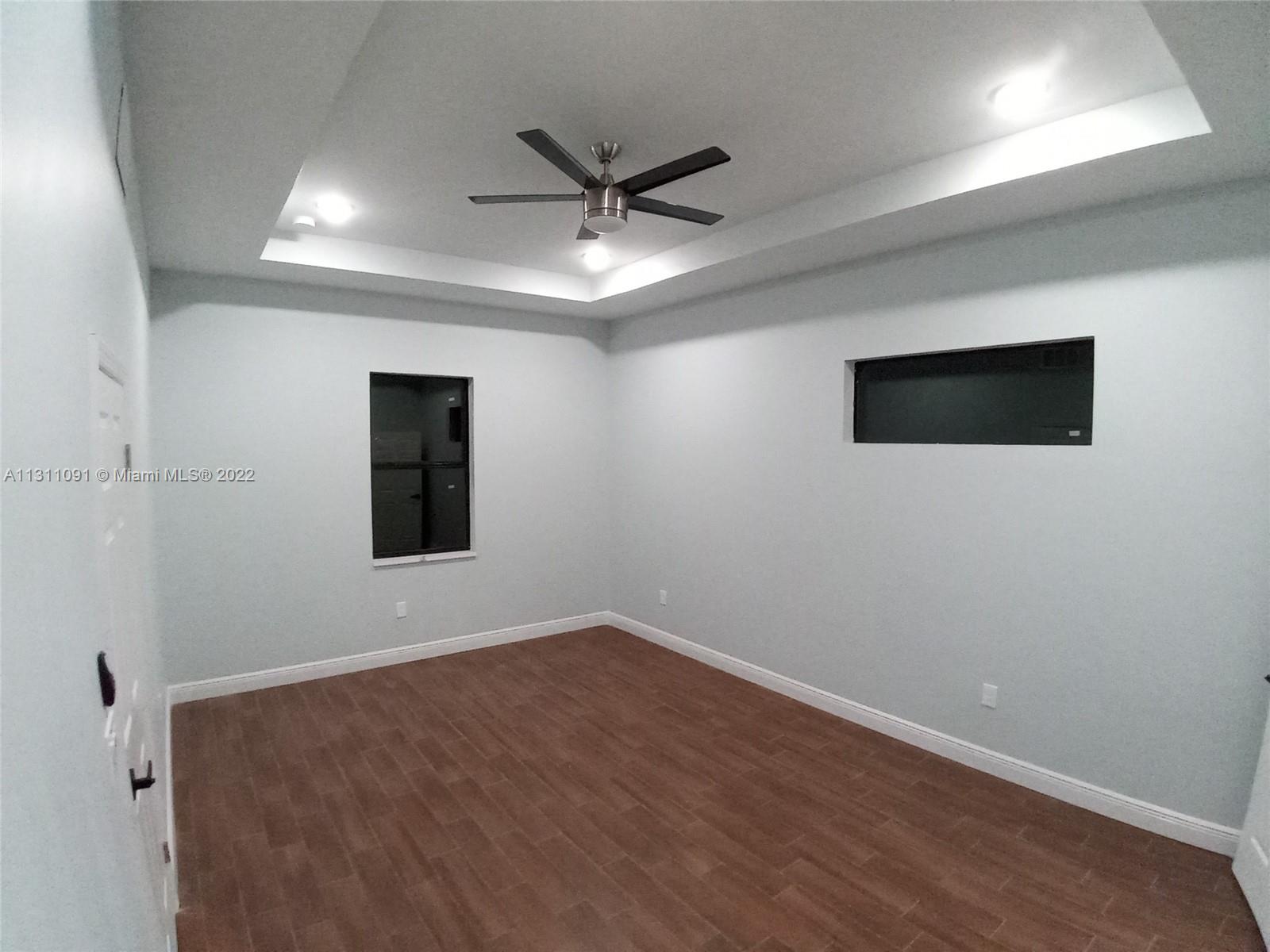 Listing Photo 12