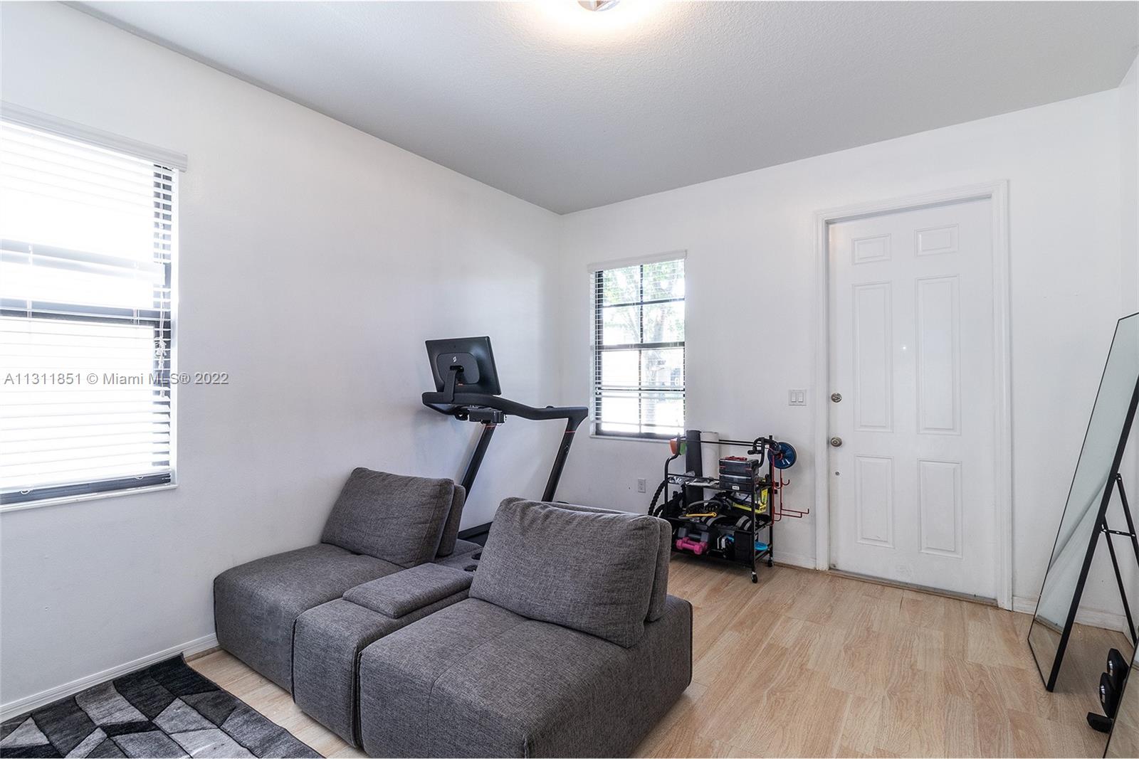 Listing Photo 10