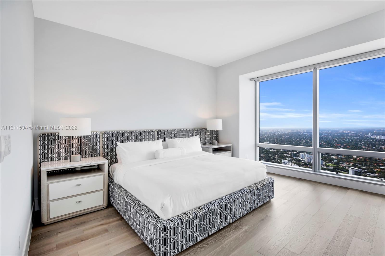 Bedroom with Incredible Views of Brickell Miami Four Seasons 64C