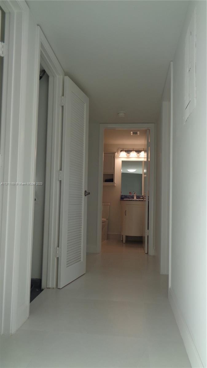 HALL TO BED 2/BATH2
