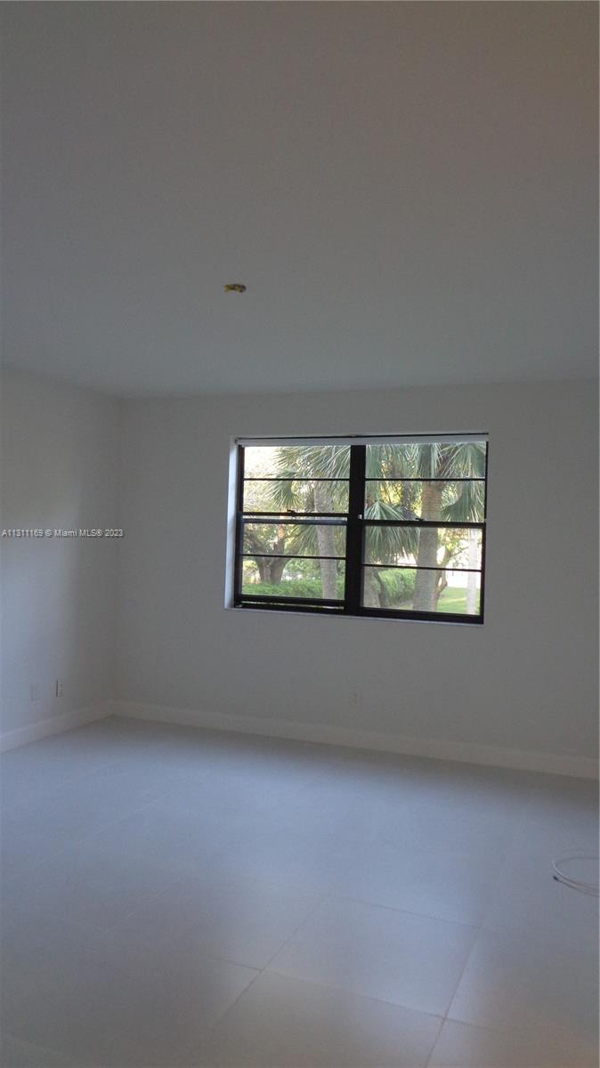 LARGE BED 1