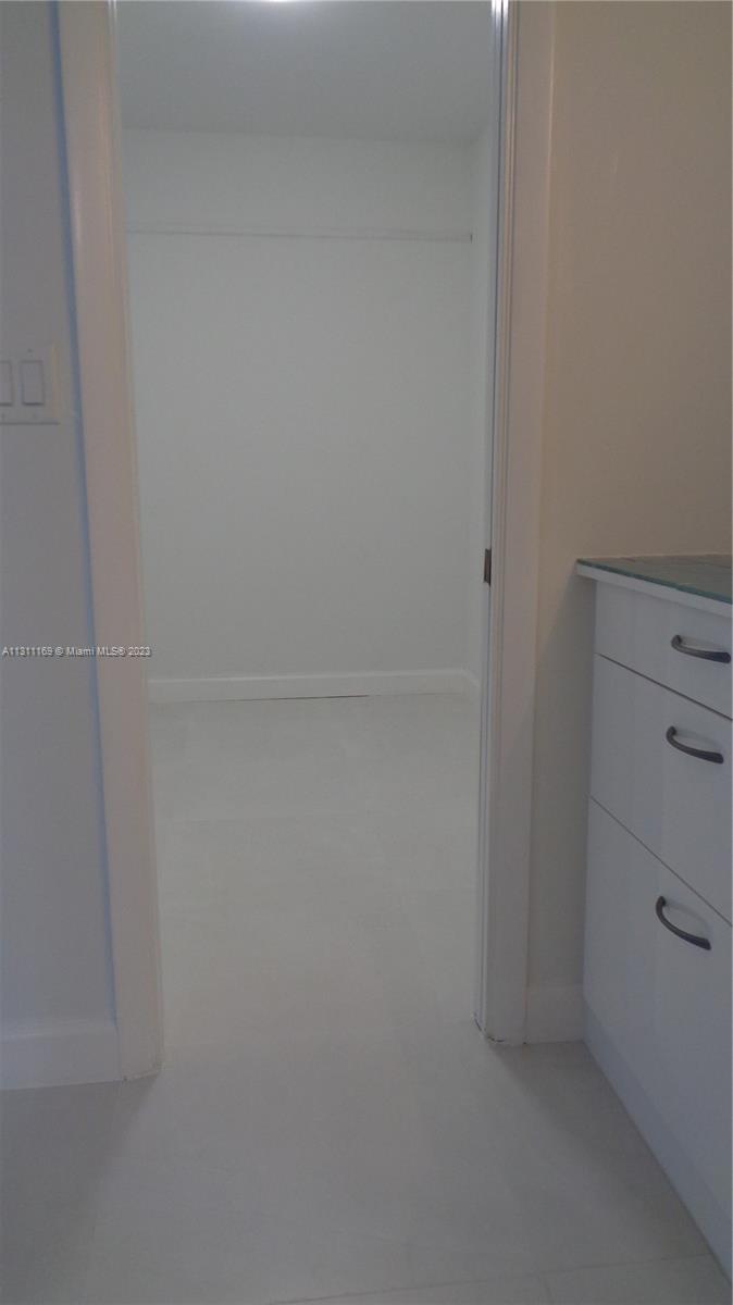 HUGE WALK-IN