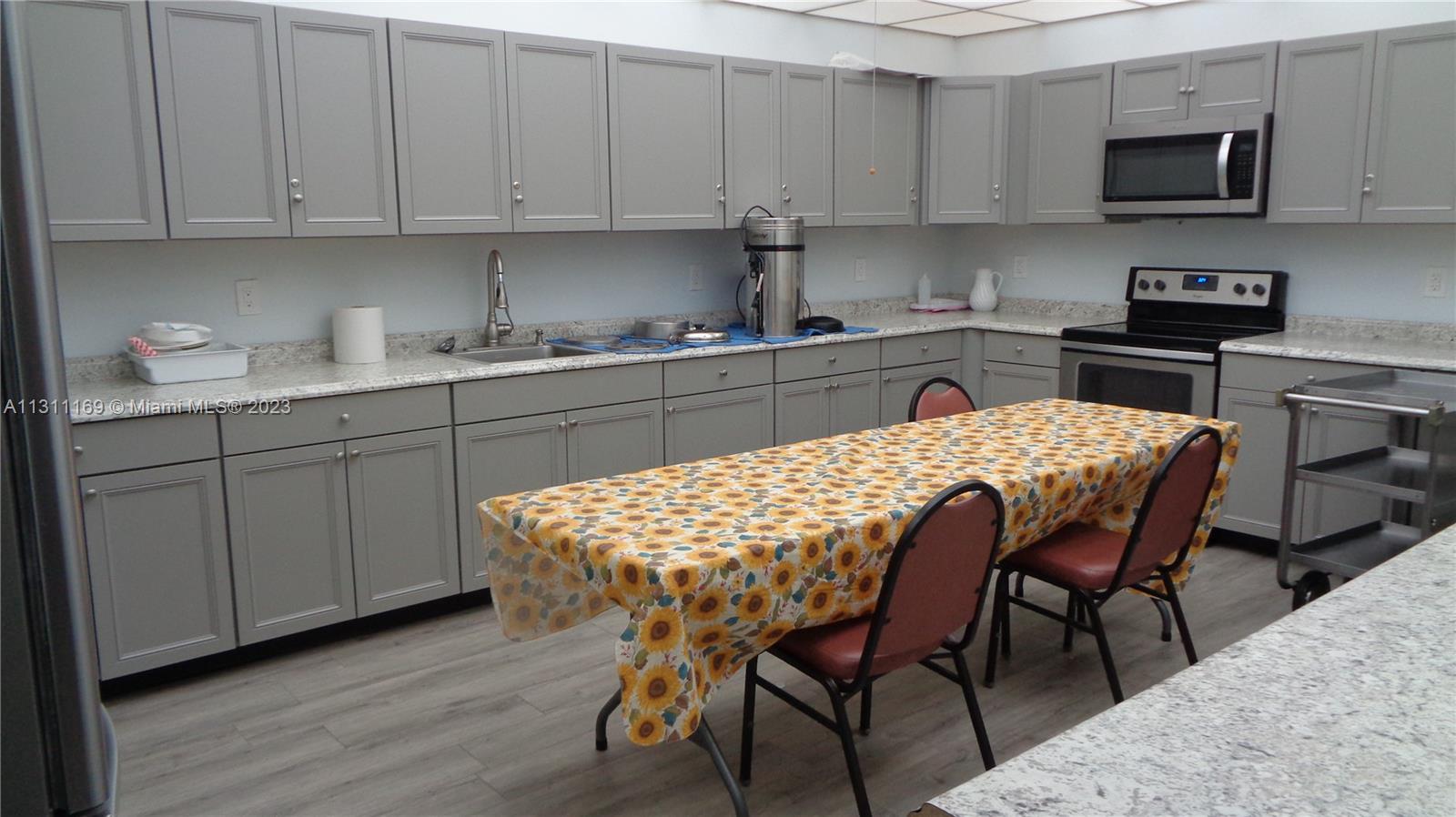 CLUBHOUSE KITCHEN