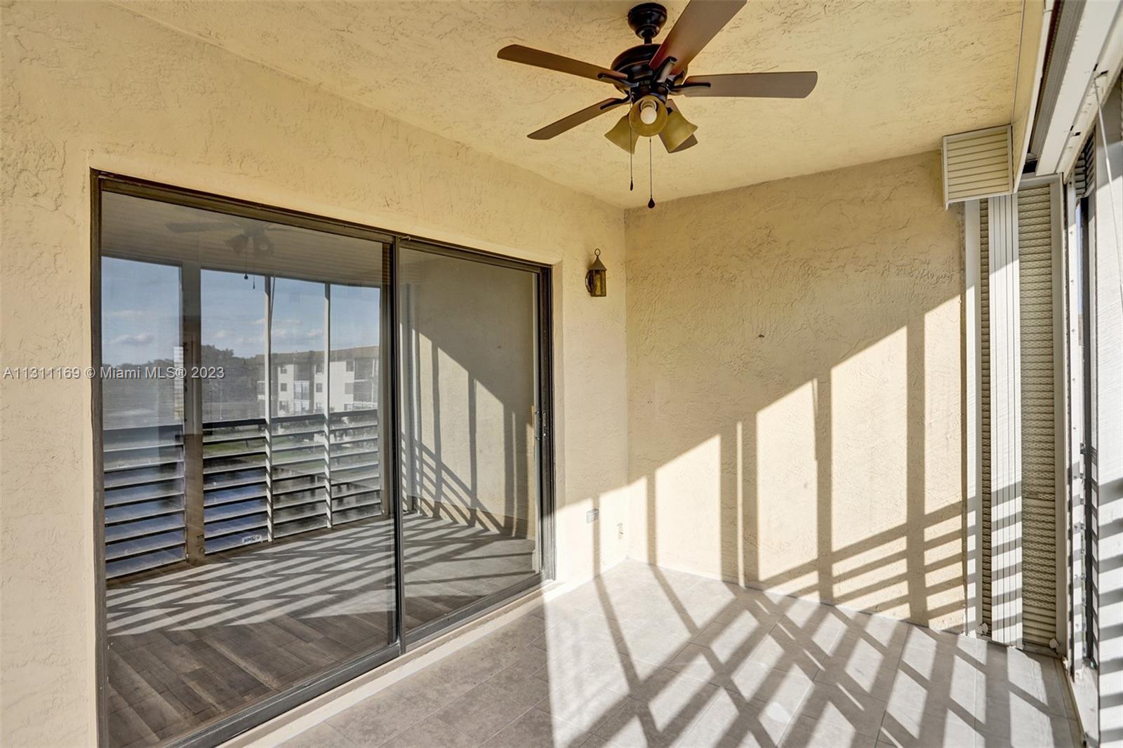 SCREENED BALCONY

