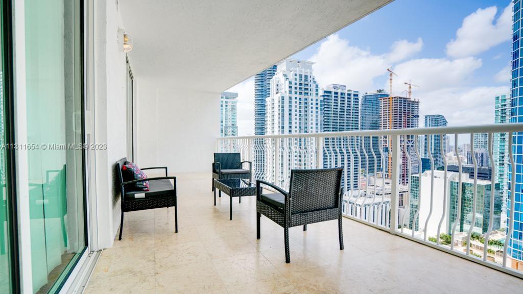 LOCATION LOCATION LOCATION Enjoy the lifestyle in the heart of Brickell or take advantage of this great investment opportunity. Turnkey unit beautiful decorated. Spacious bedroom with walk in closet - plenty of natural light. Washer & Dryer inside unit.  Walking distance to Mary Brickell Village, Brickell City Centre shops and restaurants. Nice unit on a high floor and big balcony.

Building amenities include 2 pools, a sauna, gym & 24 hour security/concierge.   

Unit is currently under a Short term rental program.  Can be rented through AirBnB with no rental restrictions.