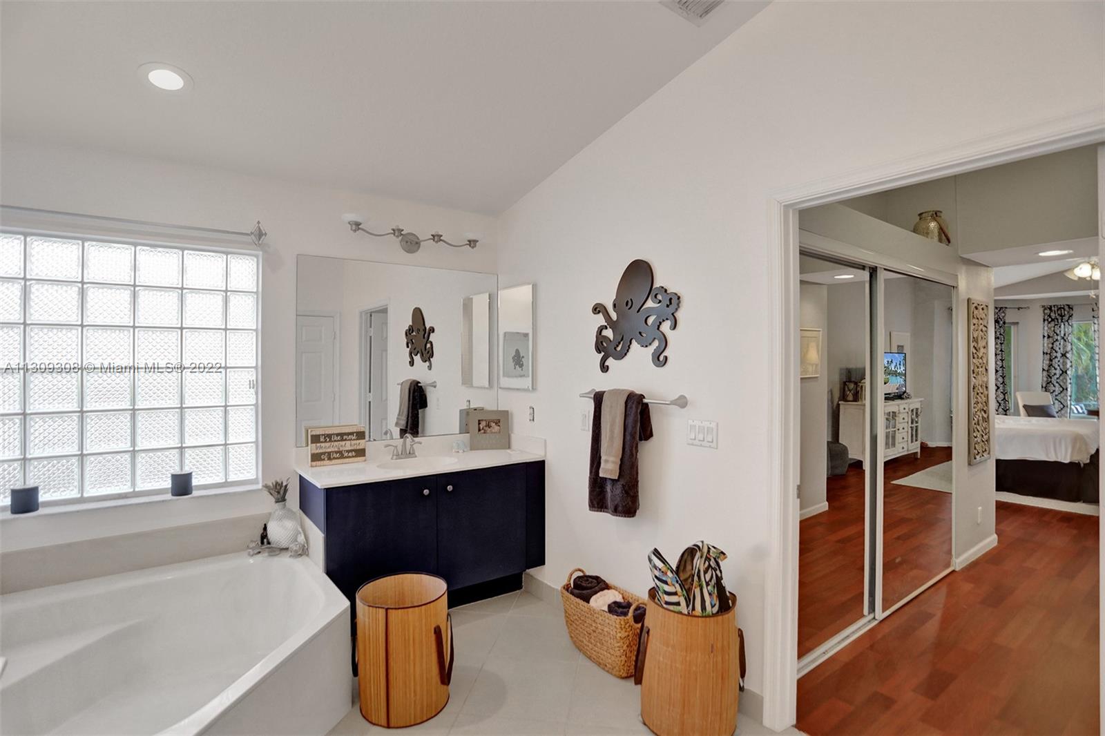 Listing Photo 25
