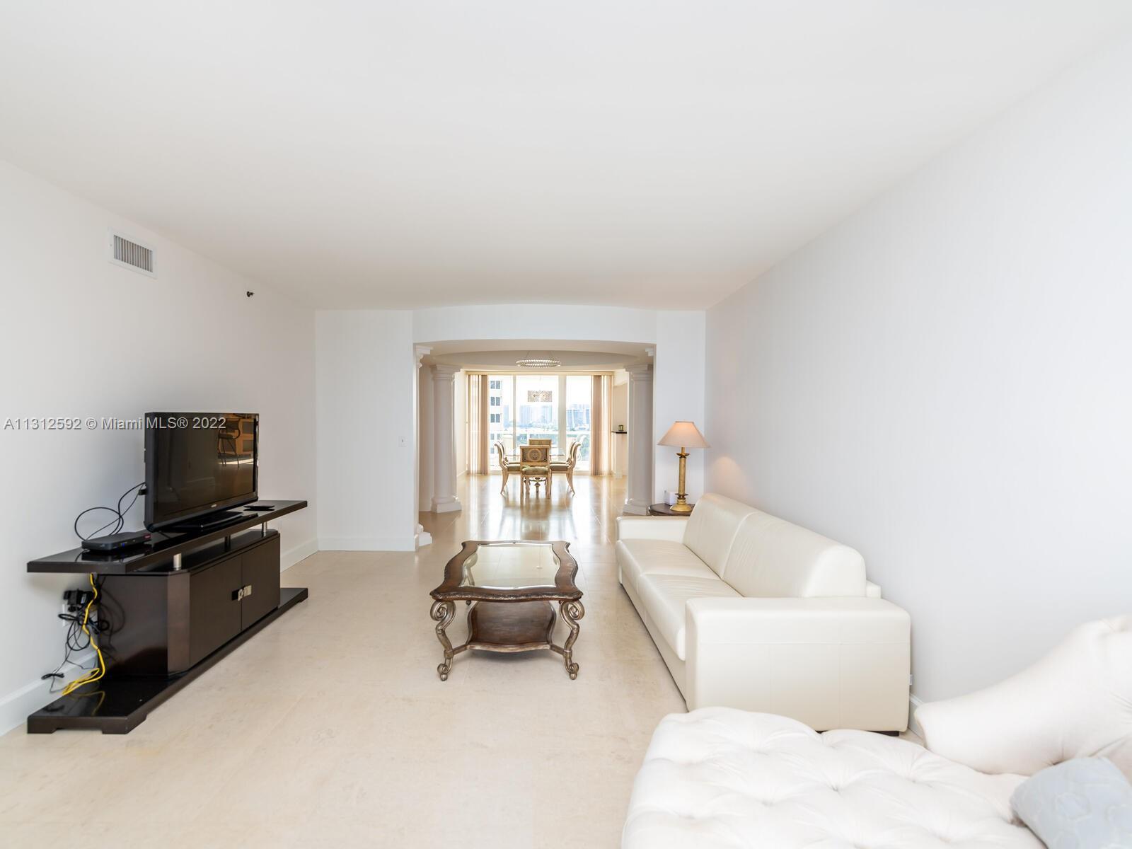 19333 Collins Ave 1107