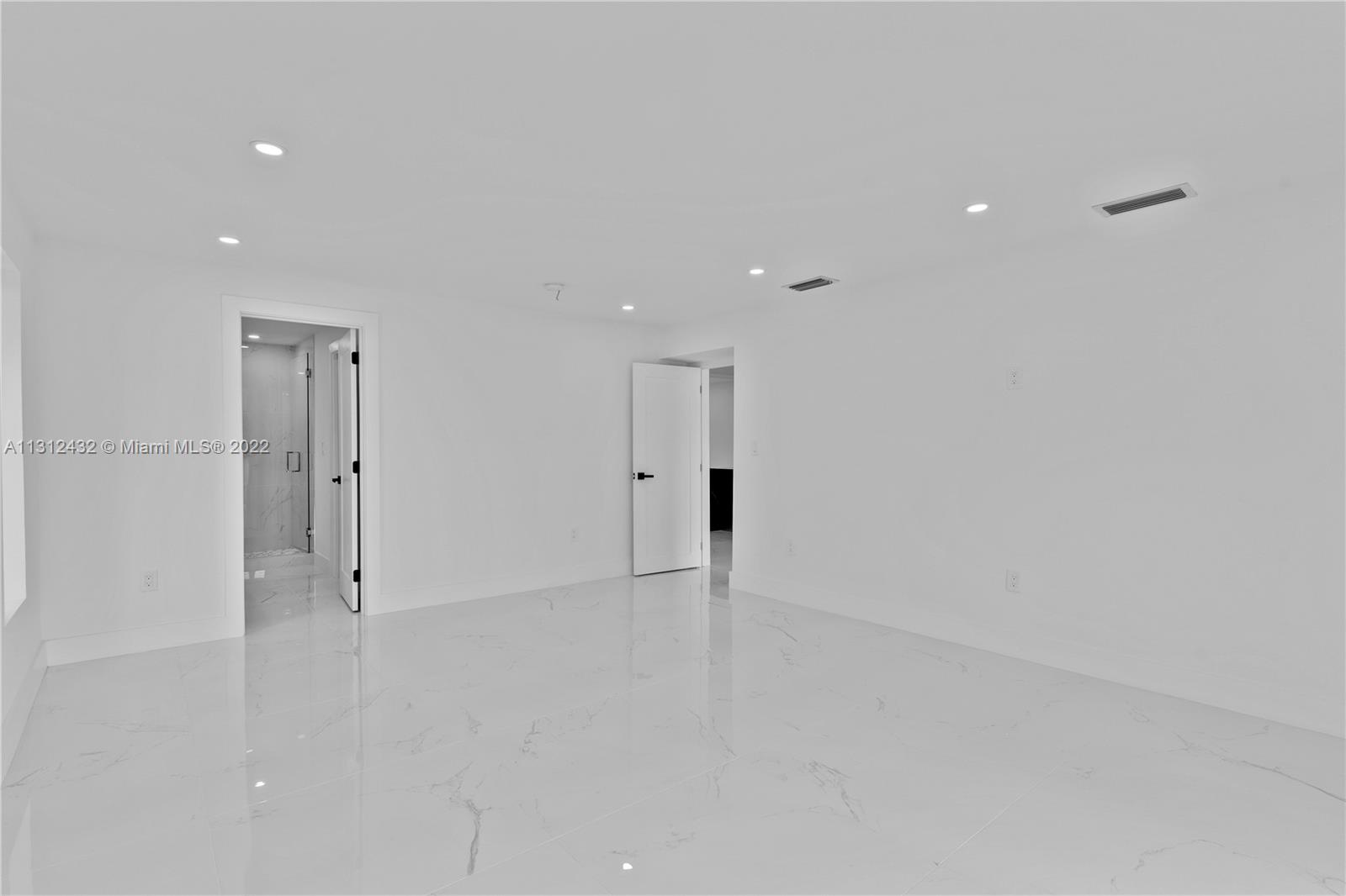Listing Photo 34