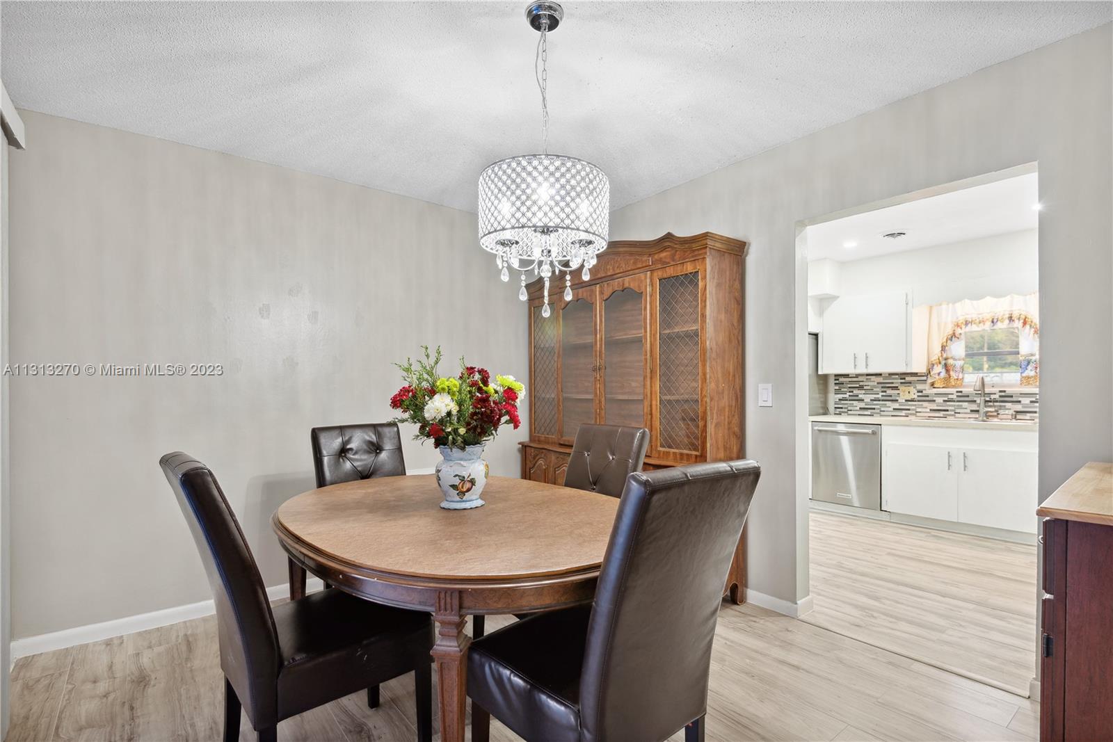 Listing Photo 10