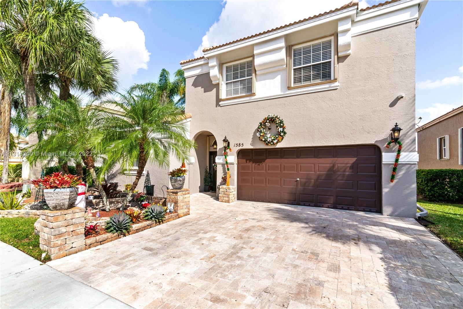 Casas en Pembroke Pines Nuevos Listados. En Venta, Comunidad, Vecindario