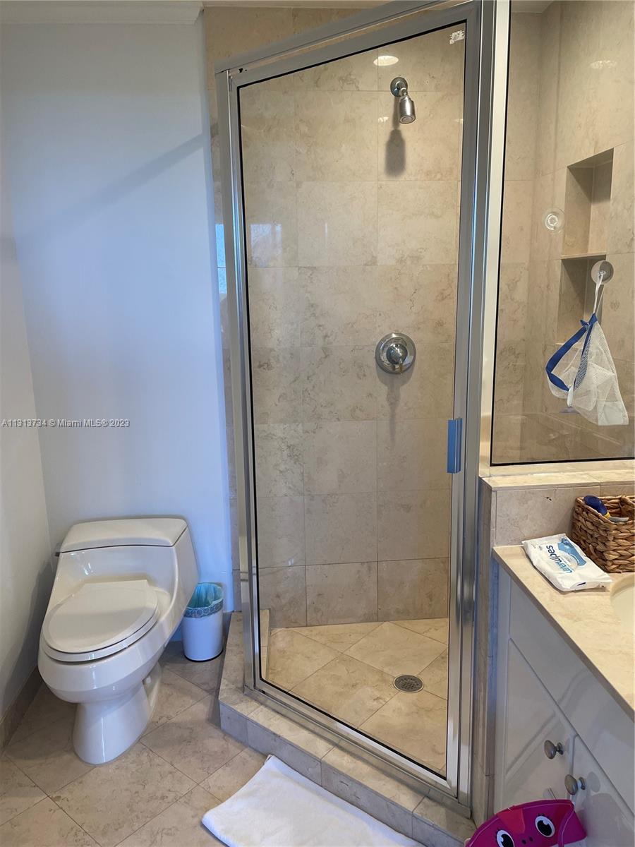 Listing Photo 12