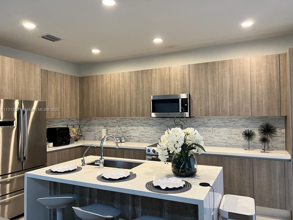 Photo 1 of 7253 103rd Path in Doral - MLS A11313861