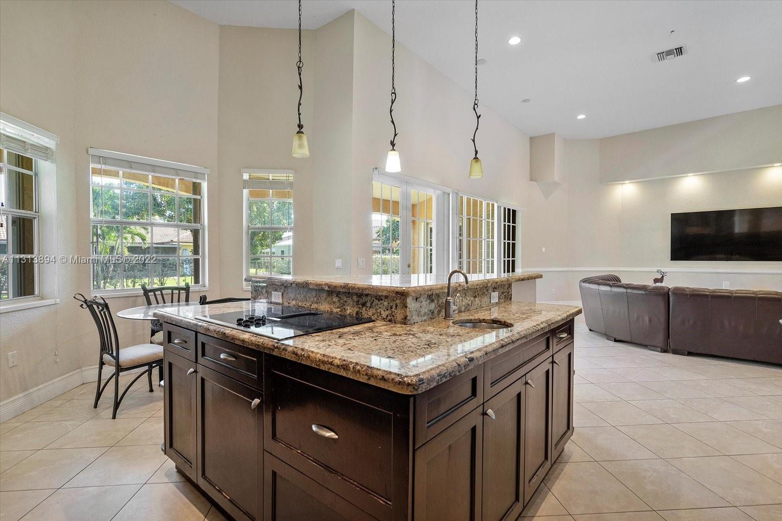 Kitchen, Cook Island, Breakfast Area, Back Patio