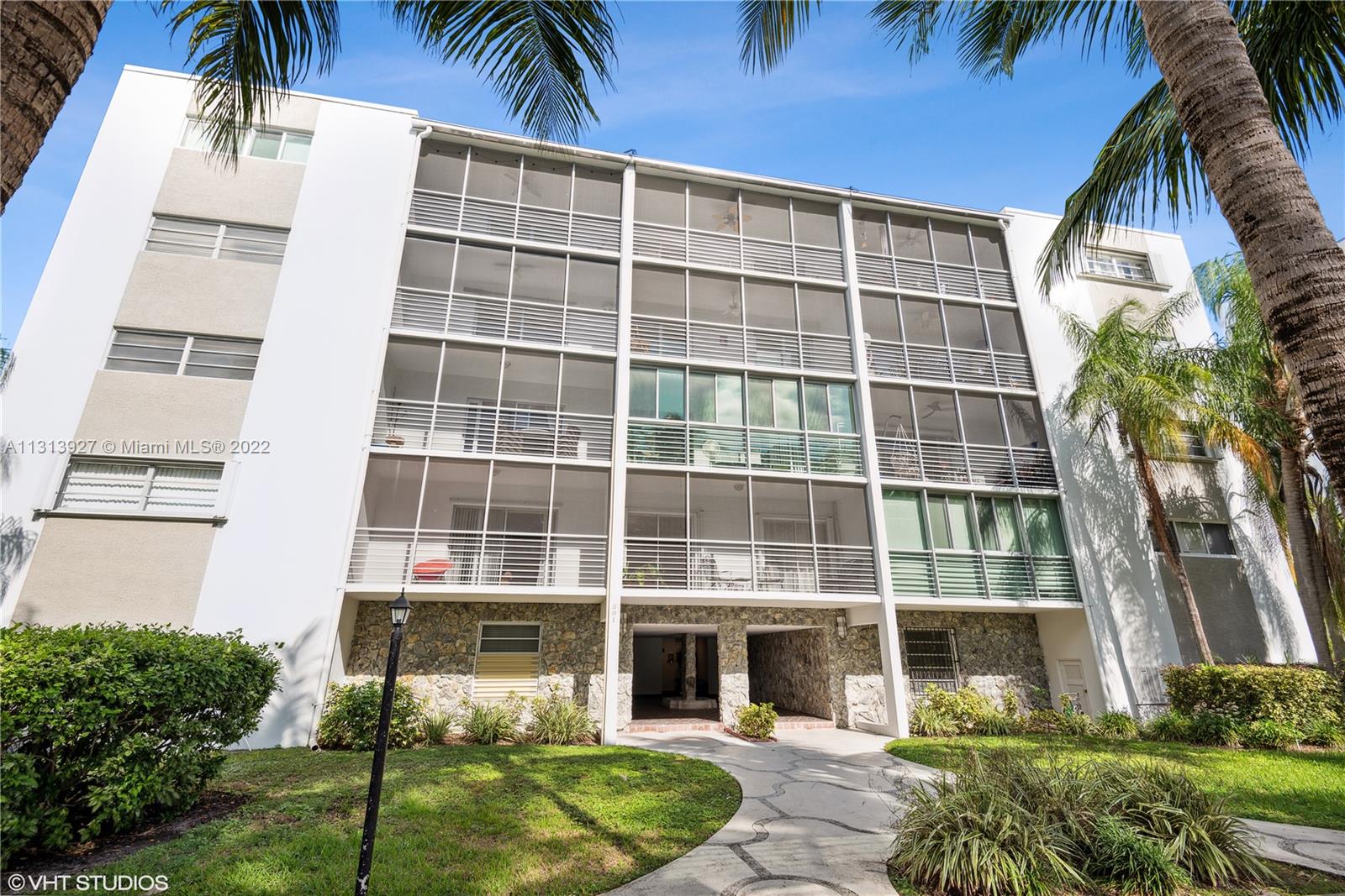 301  Sunrise Dr #3BW For Sale A11313927, FL