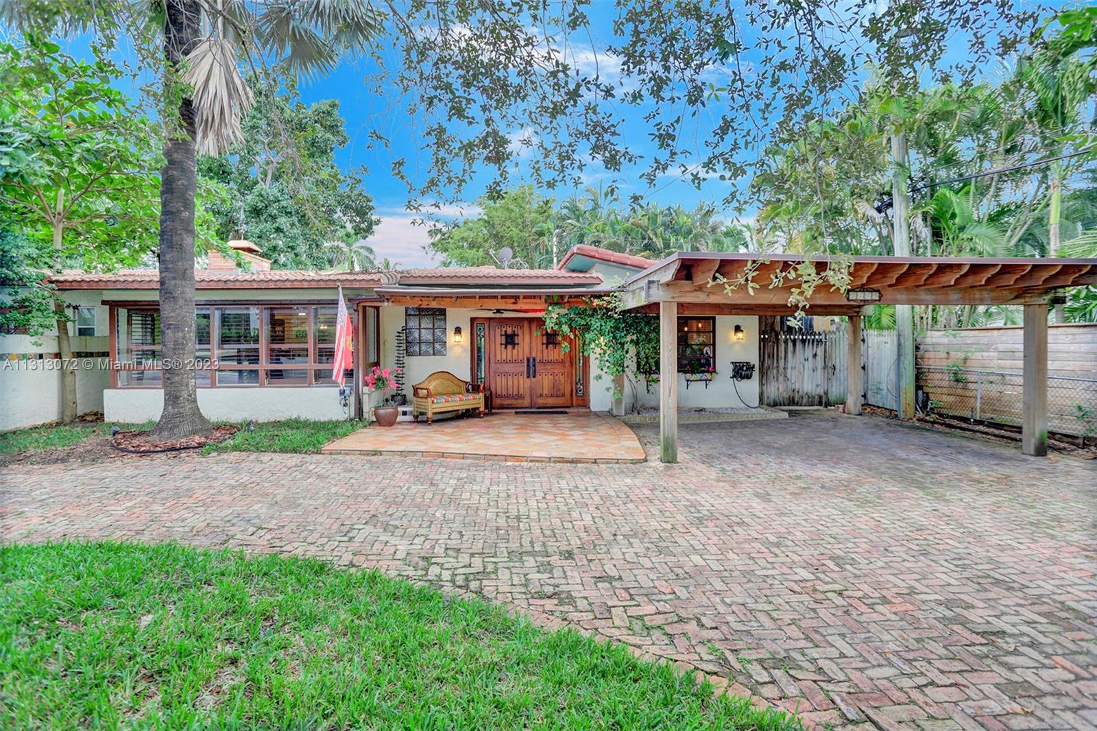 2103  Bayview Dr  For Sale A11313072, FL