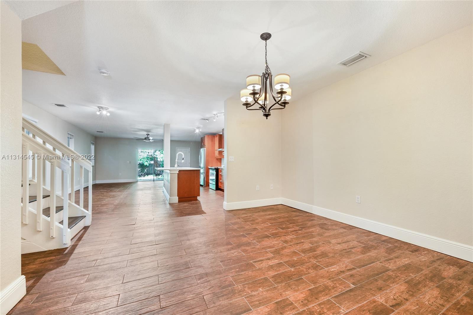 Photo 2 of 2623 18th St in Miami - MLS A11314545