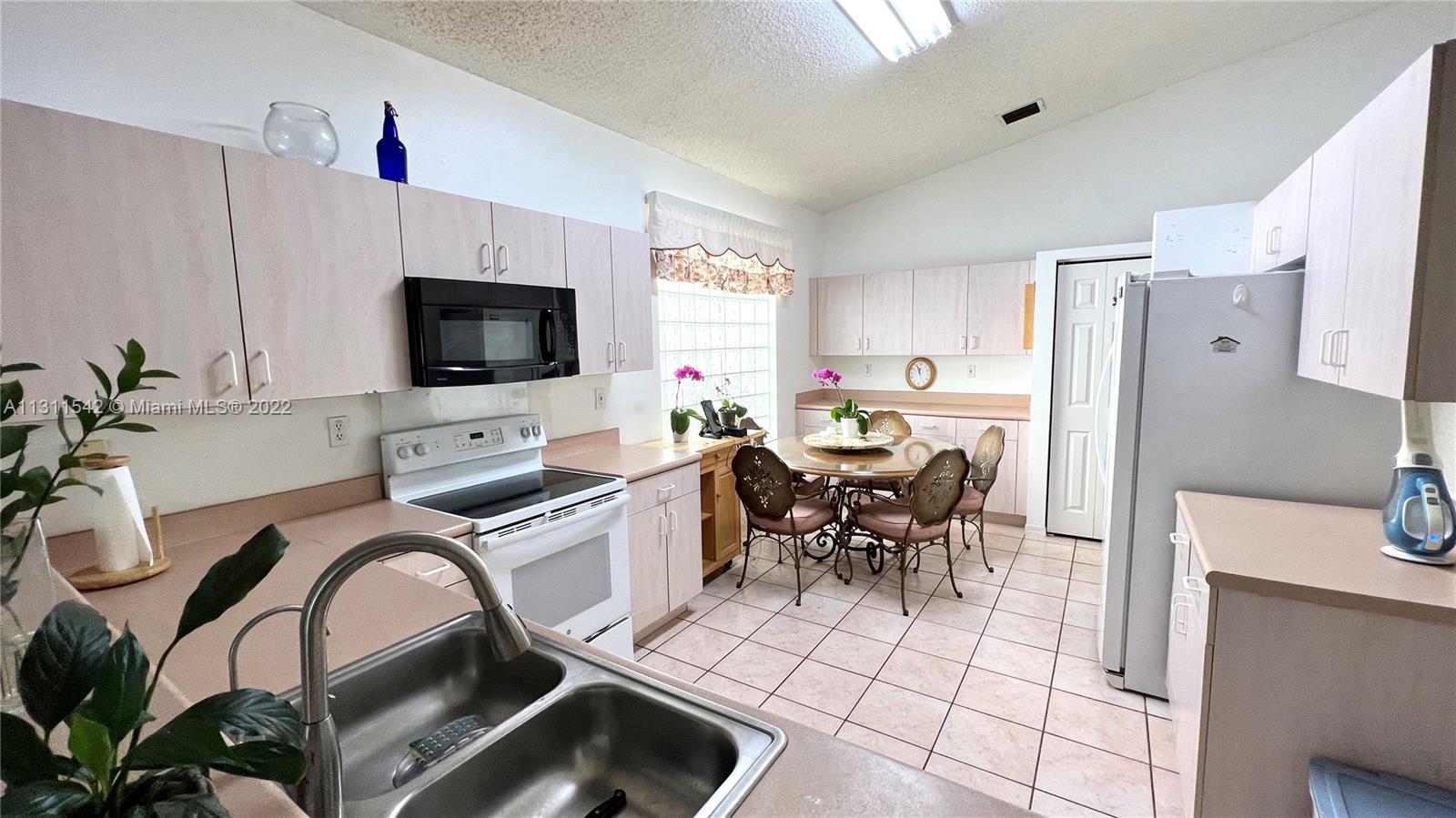 Listing Photo 7