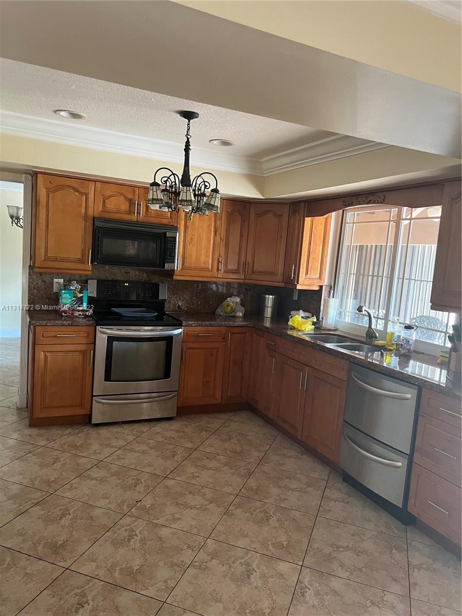 2721 SW 130th Ave, Miami, Florida image 2