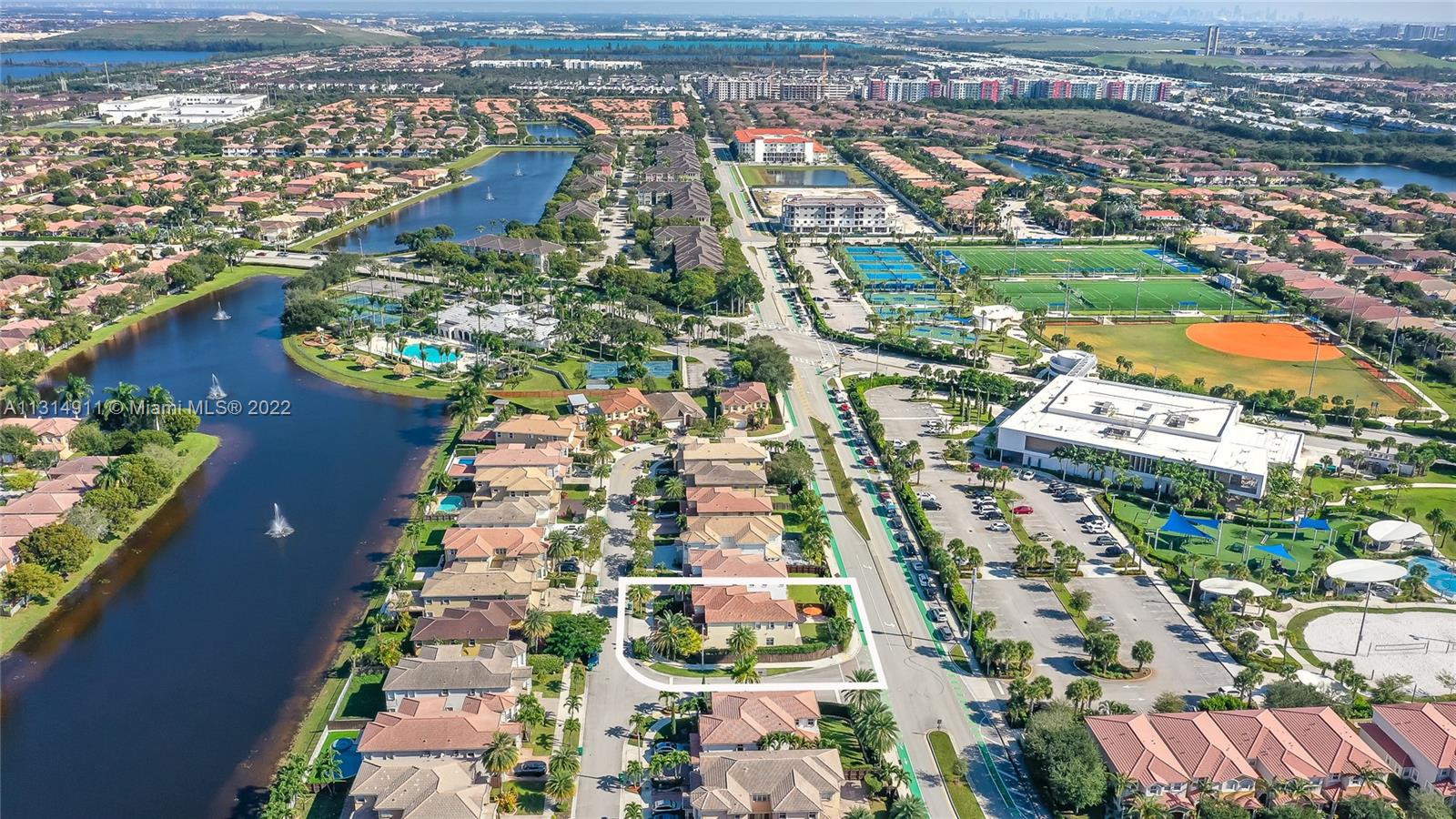 The Islands at Doral Clubhouse & Doral Legacy Park